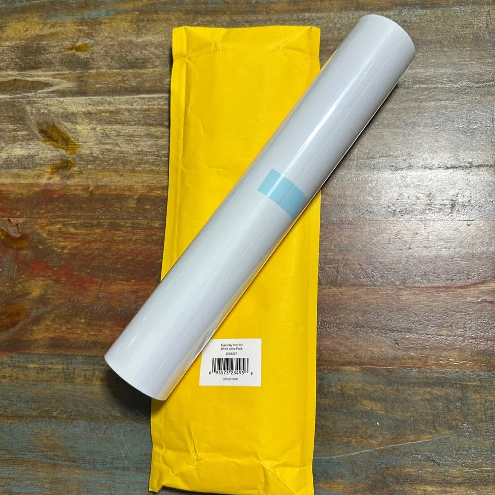 Cricut Everyday Iron-On White Value Pack 12ft HTV Vinyl Roll 2005257